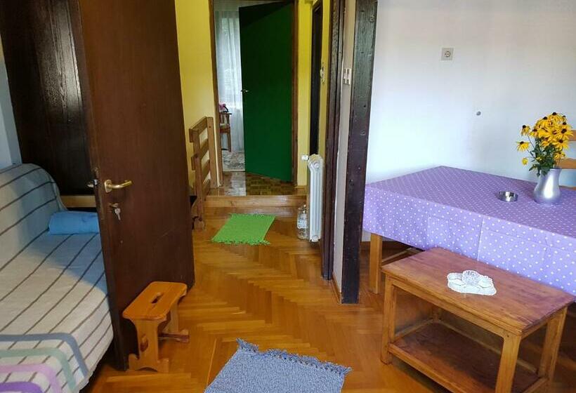 اتاق استاندارد با سرویس بهداشتی مشترک, Nena & Rale Rooms