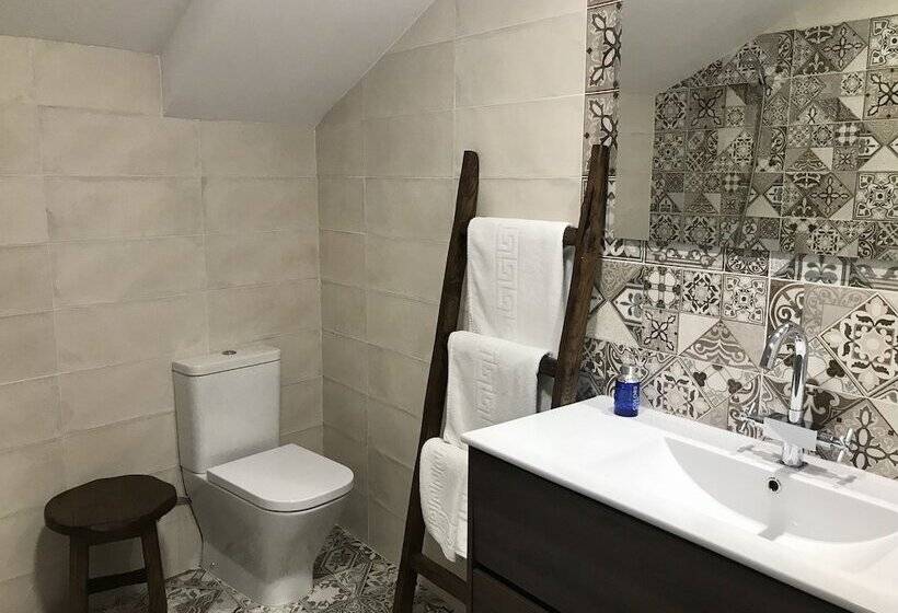 اتاق استاندارد با سرویس بهداشتی مشترک, B&b Puente De órbigo