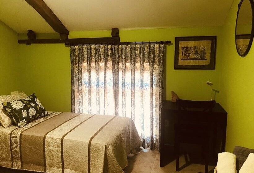 اتاق استاندارد با سرویس بهداشتی مشترک, B&b Puente De órbigo