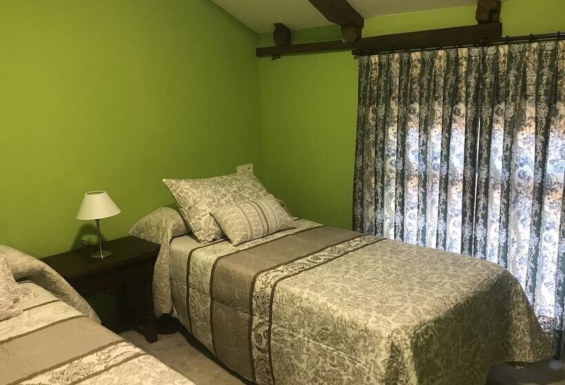 اتاق استاندارد با سرویس بهداشتی مشترک, B&b Puente De órbigo