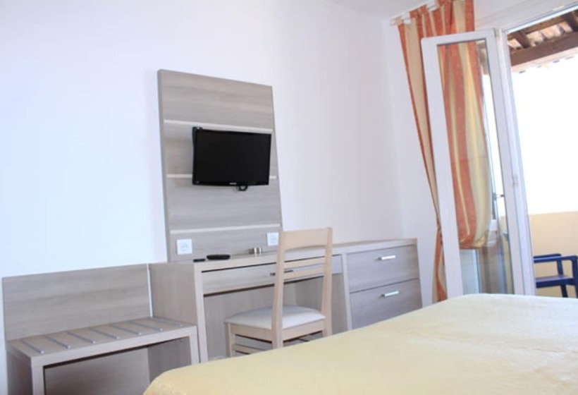اتاق استاندارد با چشم‌انداز دریا, Hôtel U Paradisu