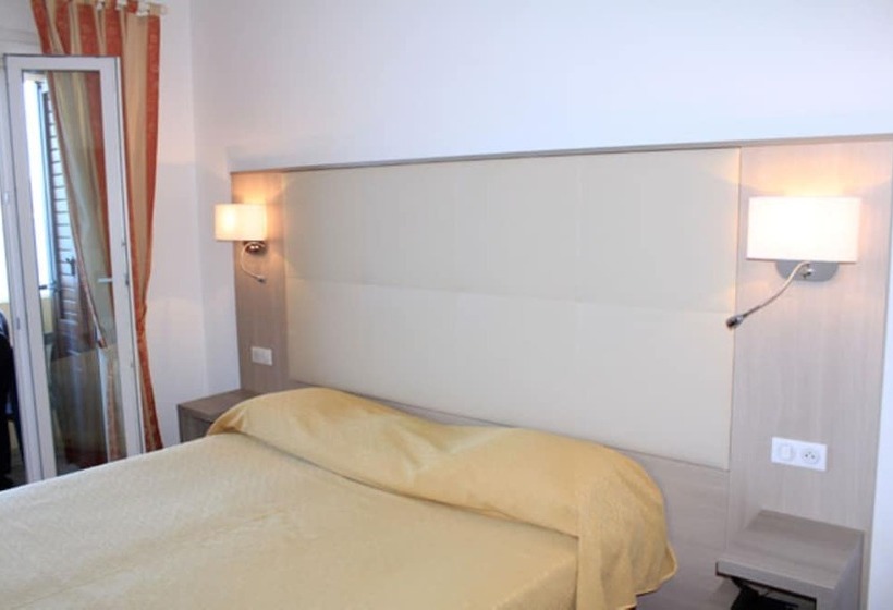 اتاق استاندارد با چشم‌انداز دریا, Hôtel U Paradisu