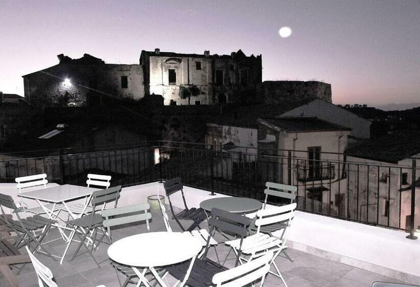 اتاق استاندارد سه نفره, Casa Mazzone