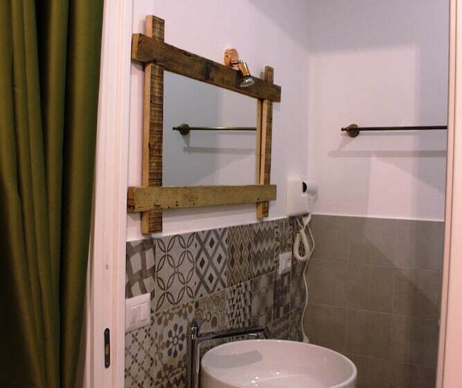 اتاق استاندارد سه نفره, Casa Mazzone