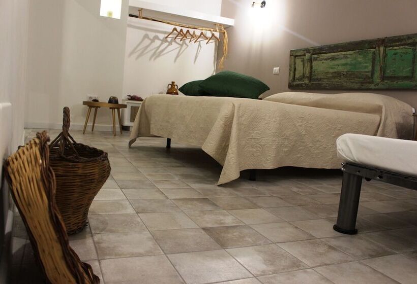 اتاق استاندارد چهار تخته, Casa Mazzone