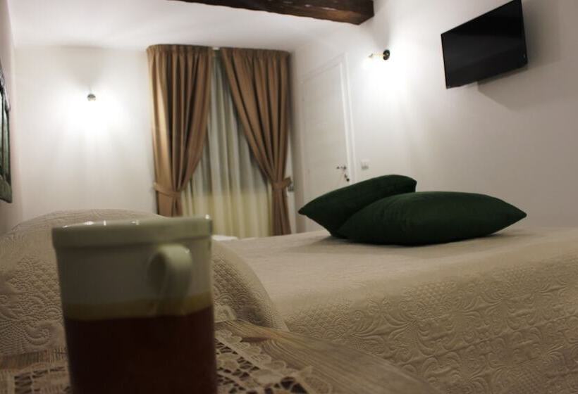 اتاق استاندارد چهار تخته, Casa Mazzone