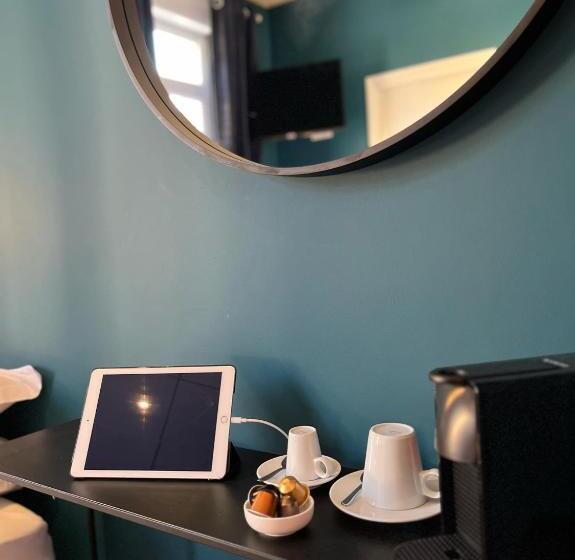 اتاق استاندارد یک تخته با بالکن, Ostan Hôtel Boutique