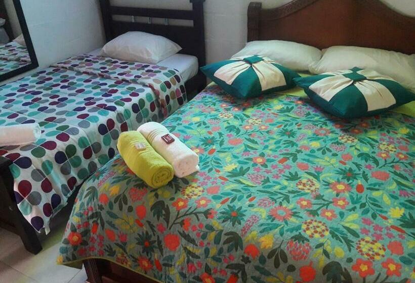 اتاق استاندارد سه نفره, Vivienda Turistica Yerbabuena