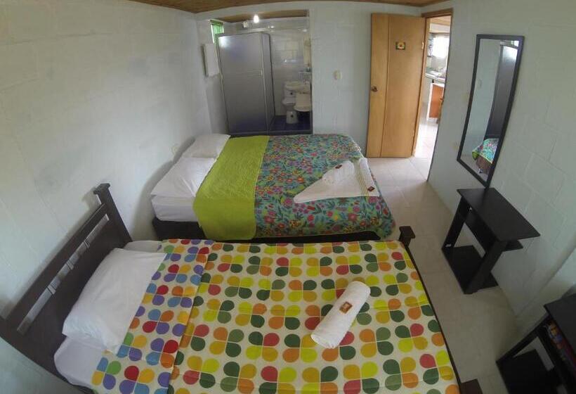 اتاق استاندارد سه نفره, Vivienda Turistica Yerbabuena