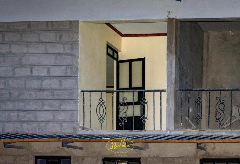 اتاق لوکس با بالکن, Bubbles Hotel Thika