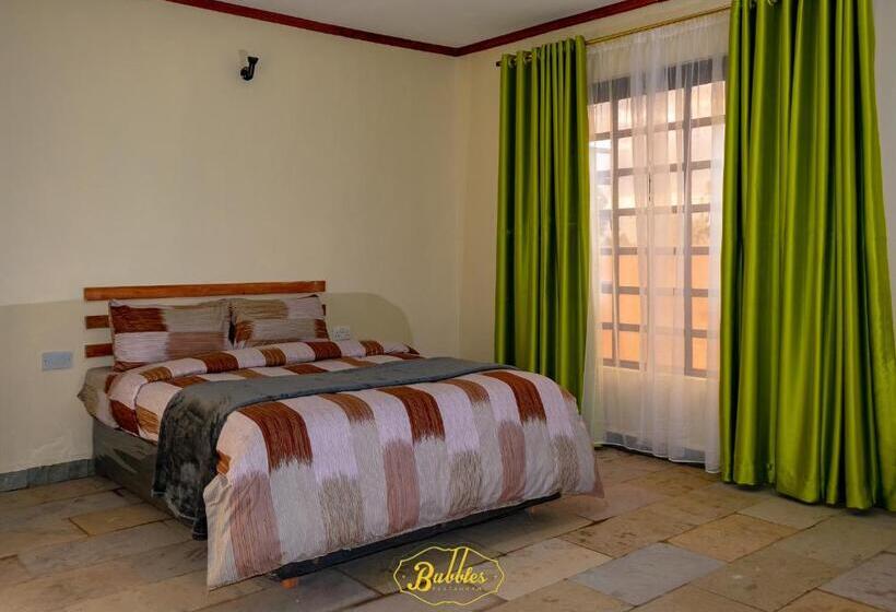 اتاق لوکس با بالکن, Bubbles Hotel Thika