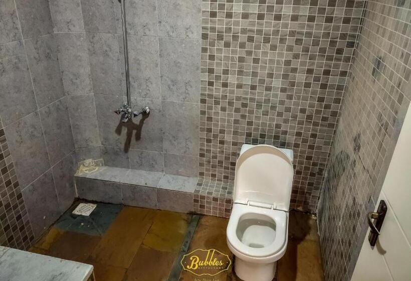 اتاق لوکس با بالکن, Bubbles Hotel Thika