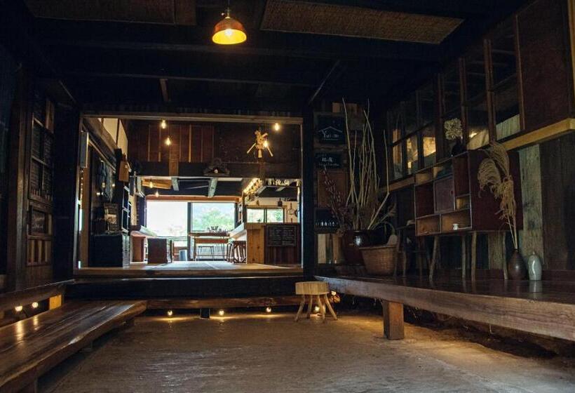 اتاق استاندارد سه تخته با سرویس بهداشتی مشترک, Hostel Yui An