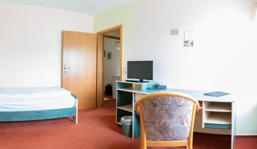 اتاق استاندارد یک نفره, Landhotel Biberburg