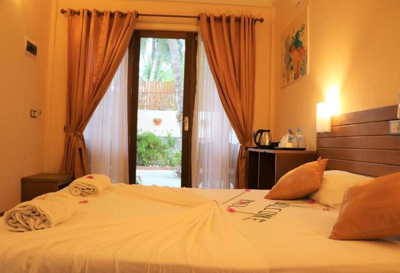 اتاق استاندارد با چشم‌انداز باغ, Ocean Beach Inn   Maldives