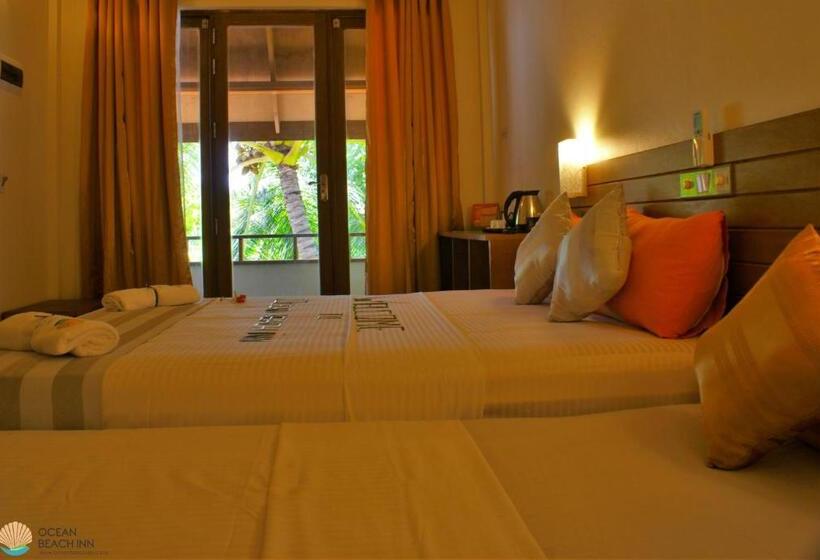 اتاق لوکس با بالکن و چشم‌انداز دریا, Ocean Beach Inn   Maldives