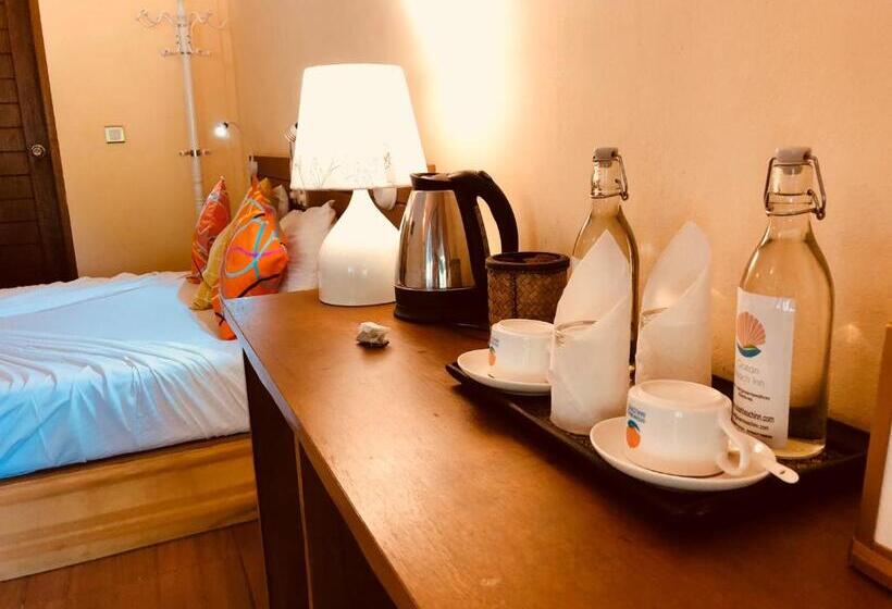 اتاق لوکس با چشم‌انداز دریا, Ocean Beach Inn   Maldives