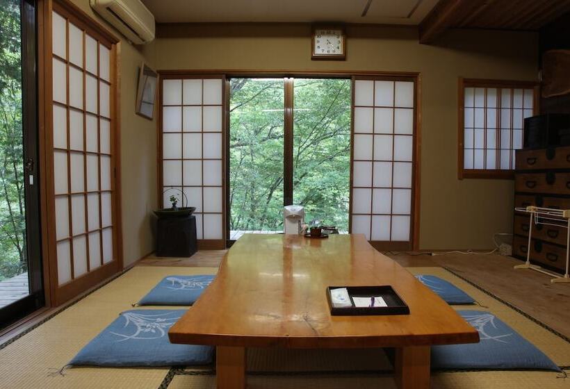 سوییت سوپریور, Takimi Onsen Inn That Only Accepts One Group Per Day
