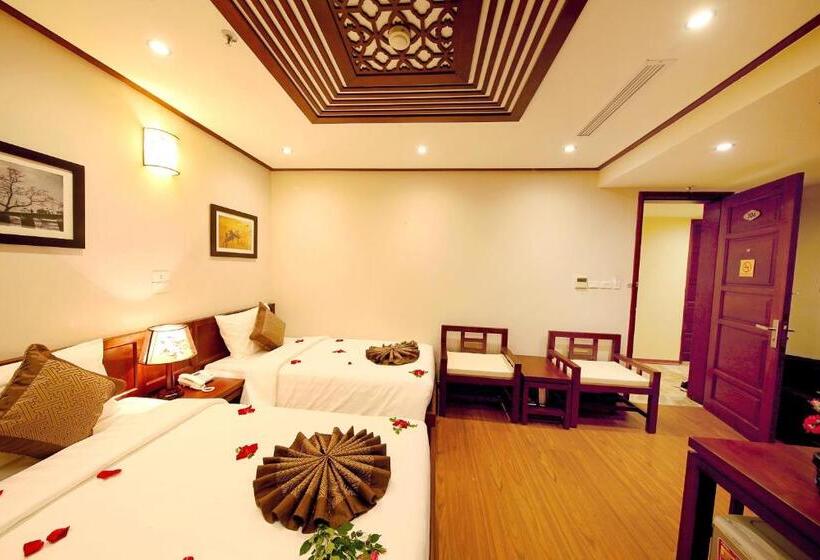اتاق خانوادگی تودرتو, Hanoi Nostalgia Hotel & Spa