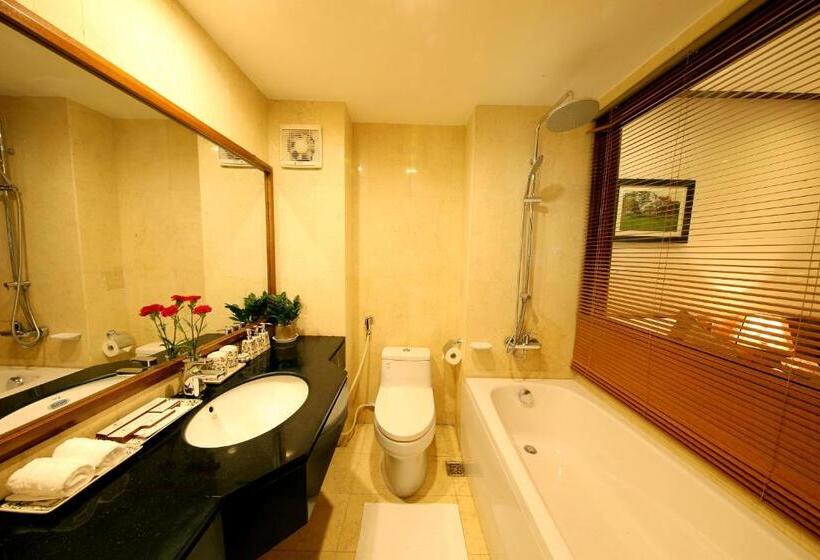 اتاق استاندارد با بالکن, Hanoi Nostalgia Hotel & Spa