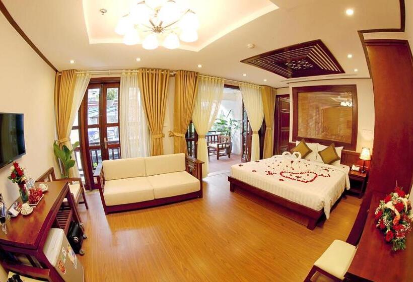 سوئیت با بالکن, Hanoi Nostalgia Hotel & Spa