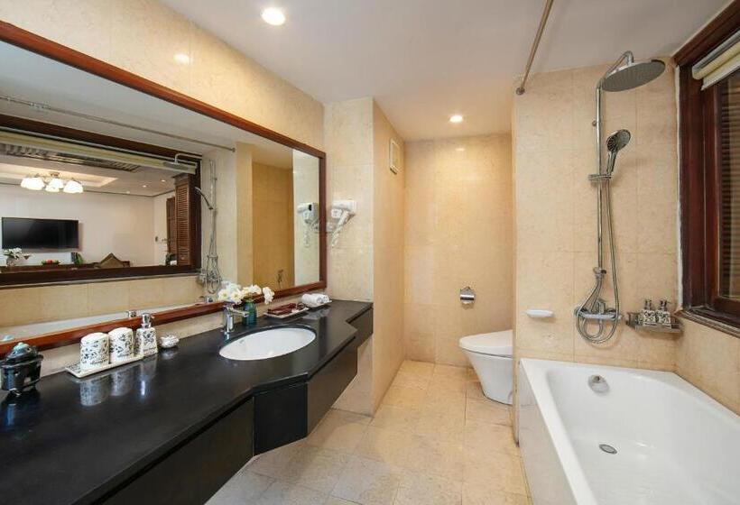 سوئیت با بالکن, Hanoi Nostalgia Hotel & Spa
