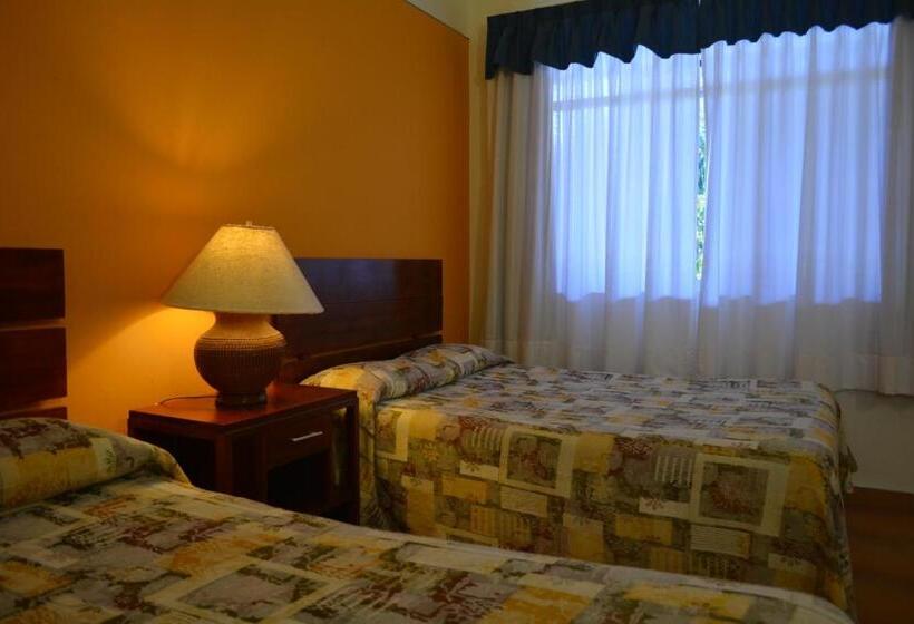 Habitación Estándar 2 Camas Matrimonio, Lourdes Hotel Campestre