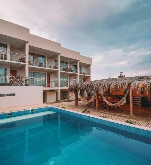 اتاق استاندارد سه نفره, El Hueco Villas