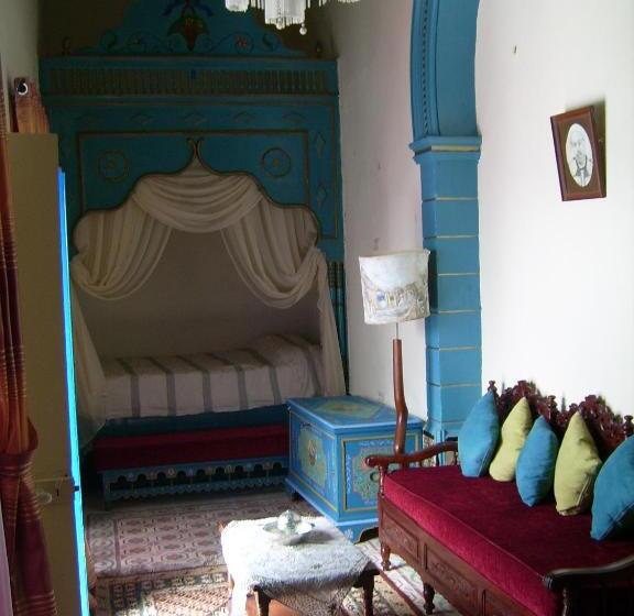 اتاق چهار تخته با دستشویی مشترک, Dar Baaziz