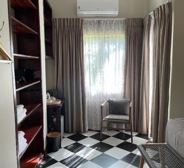 سوییت خانوادگی, 528 Victoria Falls Guest House