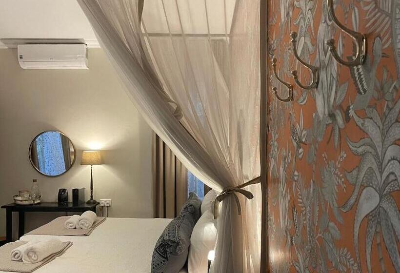 اتاق خانوادگی, 528 Victoria Falls Guest House