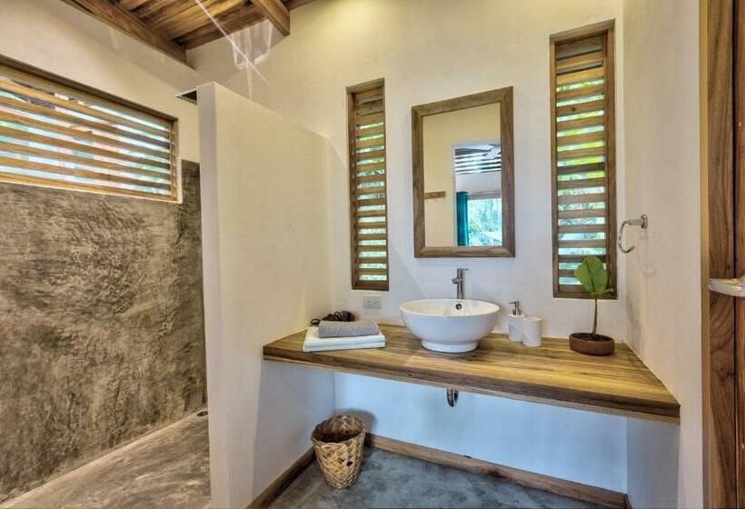 بانگلوی استاندارد, Satta Lodge