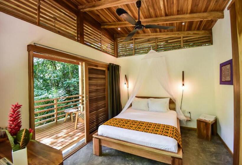 بانگلوی استاندارد, Satta Lodge - Adults Only