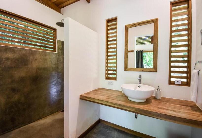 بانگلوی استاندارد, Satta Lodge