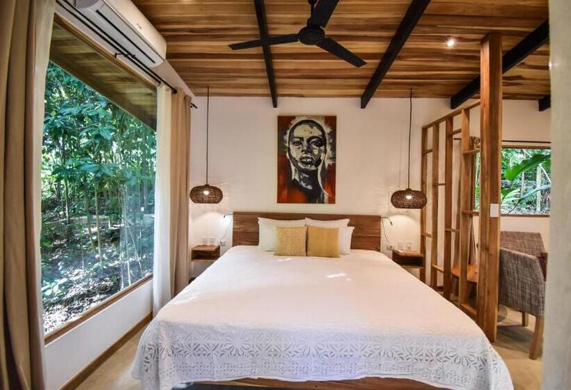 سوییت جونیور, Satta Lodge