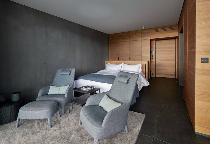 سوئیت جونیور با چشم‌انداز, The Retreat At Blue Lagoon Iceland