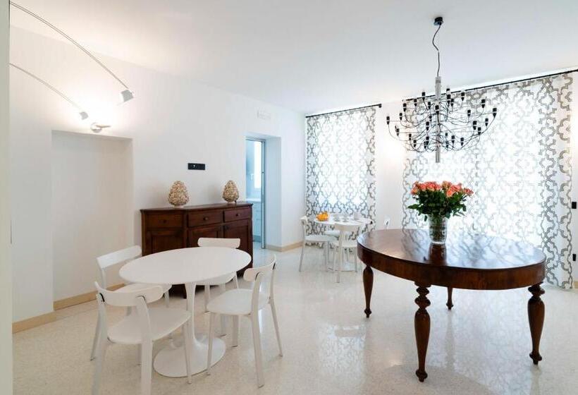 سوییت جونیور لوکس, Antica Pusterla Relais De Charme