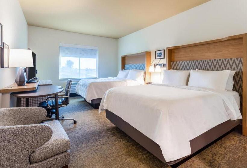 اتاق استاندارد, Holiday Inn  And Suites Cedar Falls  Conference Ctr