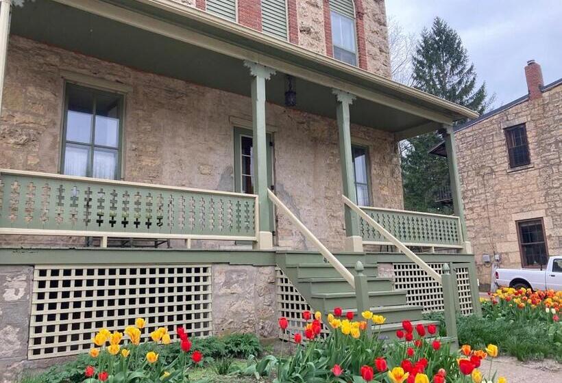 带大床的套房, Abe's Spring Street Guest House