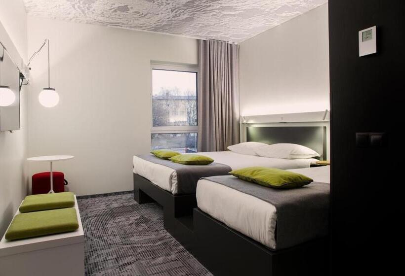 اتاق استاندارد سه نفره, Ibis Tallinn Center