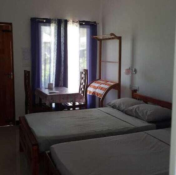 舒适三人间, Jeys Place
