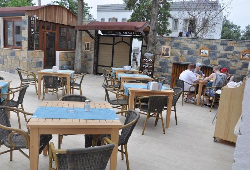 اتاق استاندارد چهار تخته, Water Garden Apart Otel