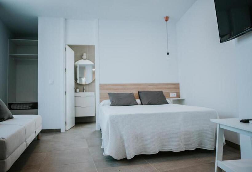 스탠다드 스튜디오, Apartamentos Zhr