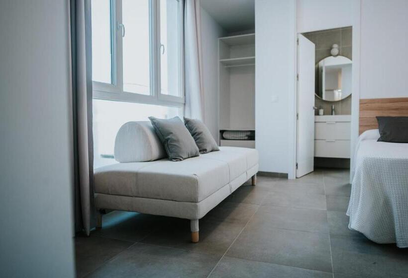 스탠다드 스튜디오, Apartamentos Zhr