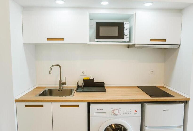 스탠다드 발코니 스튜디오, Apartamentos Zhr