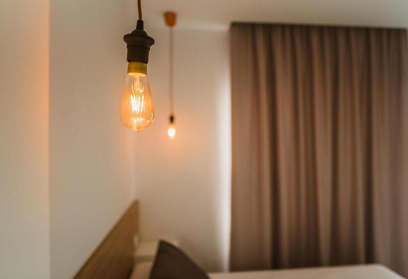 스탠다드 발코니 스튜디오, Apartamentos Zhr