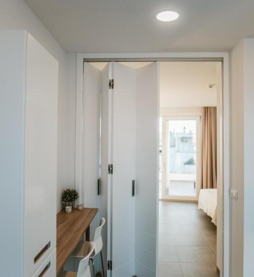 스탠다드 스튜디오 (테라스구비), Apartamentos Zhr