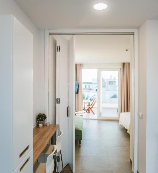 스탠다드 스튜디오 (테라스구비), Apartamentos Zhr