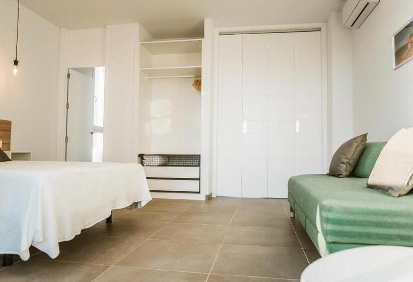 스탠다드 스튜디오 (테라스구비), Apartamentos Zhr