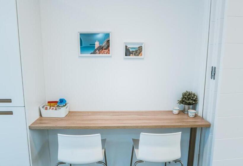 스탠다드 스튜디오 (테라스구비), Apartamentos Zhr
